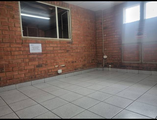285M² WORKSHOP TO LET IN KULEKA